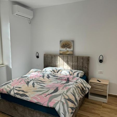 Vila 21 At Blloku Area Тирана Екстер'єр фото