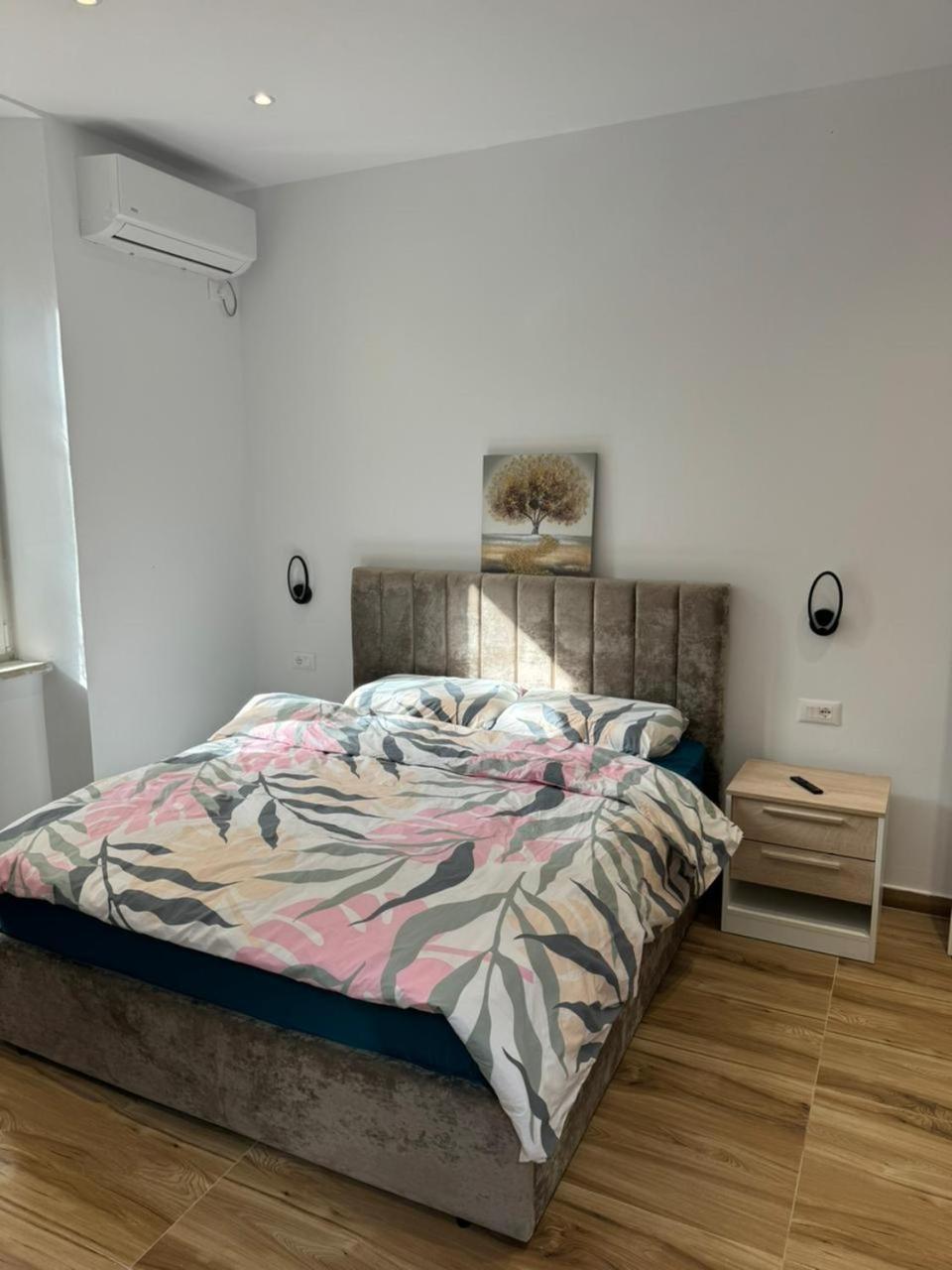 Vila 21 At Blloku Area Тирана Екстер'єр фото