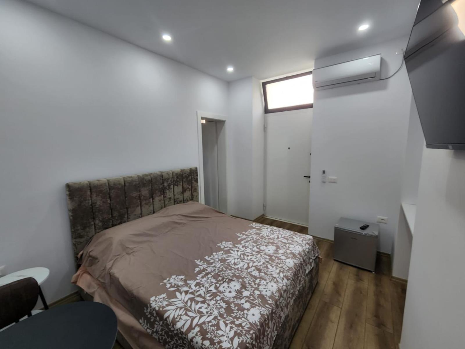 Vila 21 At Blloku Area Тирана Екстер'єр фото