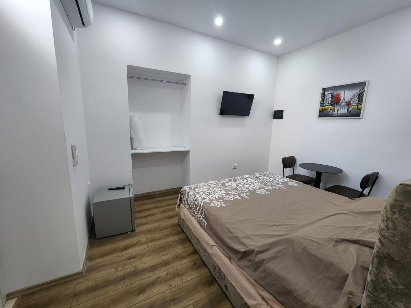 Vila 21 At Blloku Area Тирана Екстер'єр фото