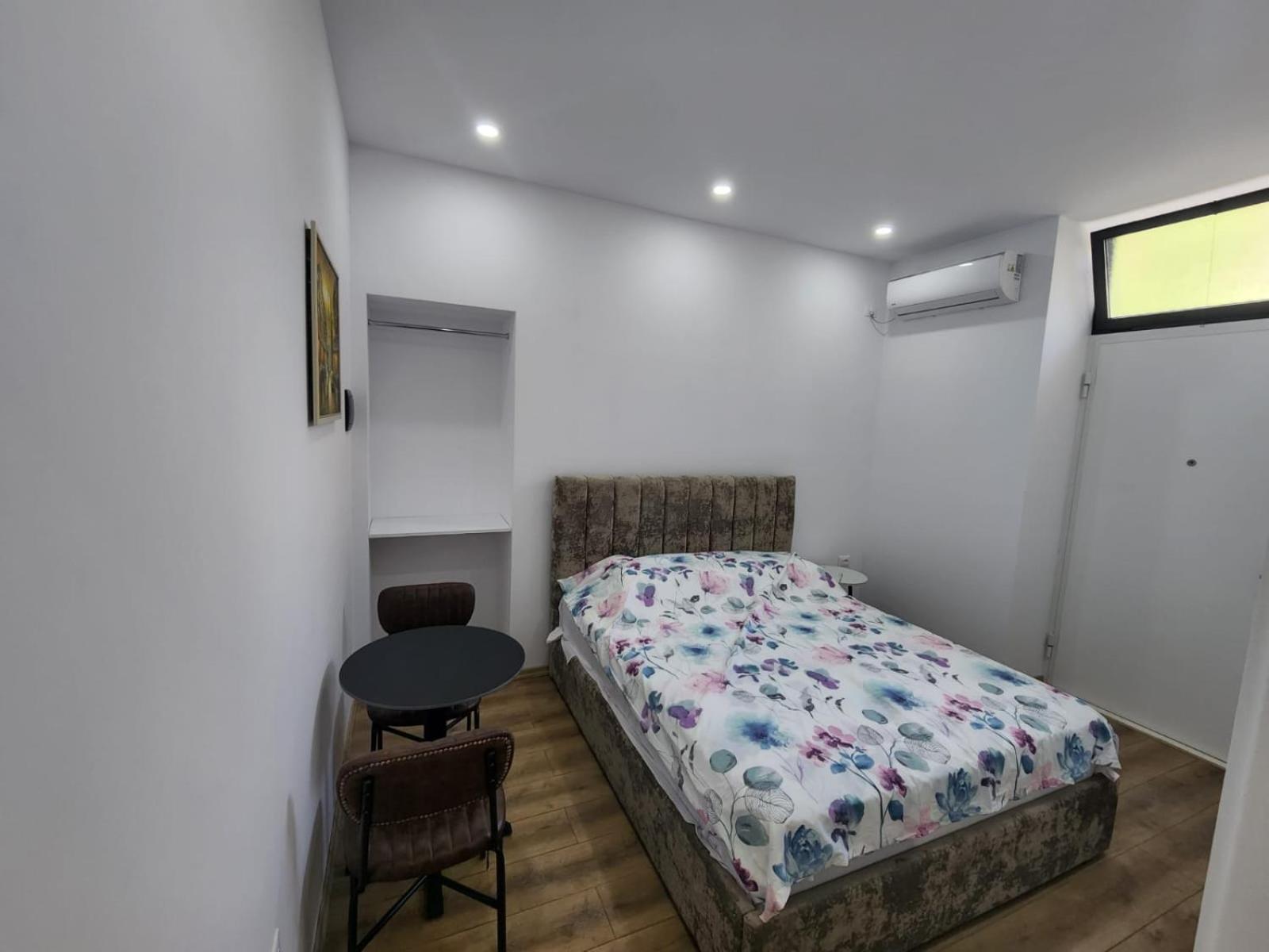 Vila 21 At Blloku Area Тирана Екстер'єр фото