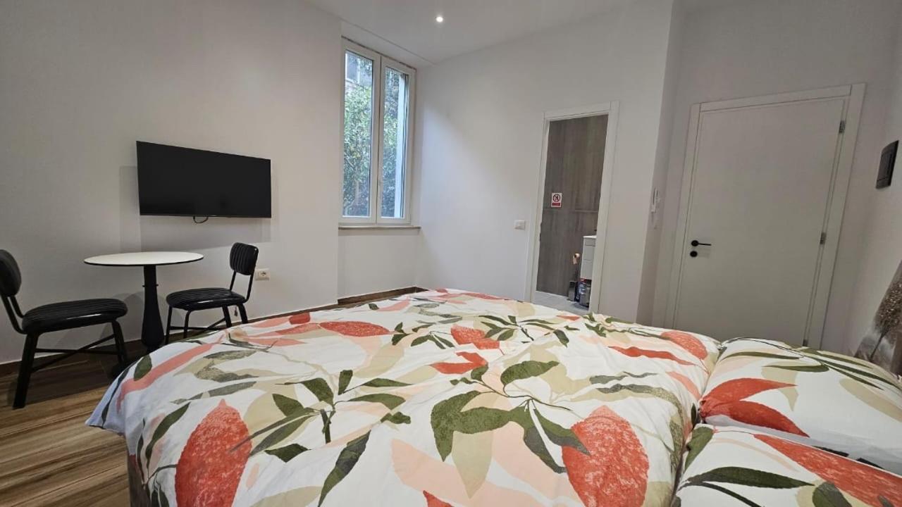 Vila 21 At Blloku Area Тирана Екстер'єр фото