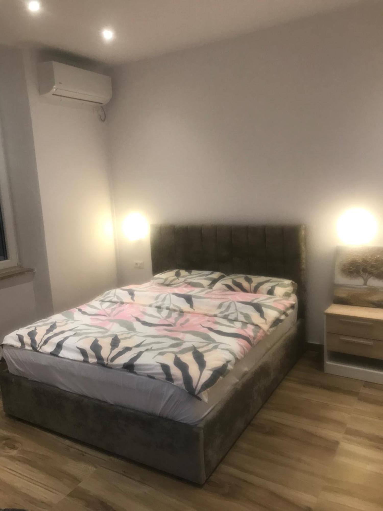 Vila 21 At Blloku Area Тирана Екстер'єр фото