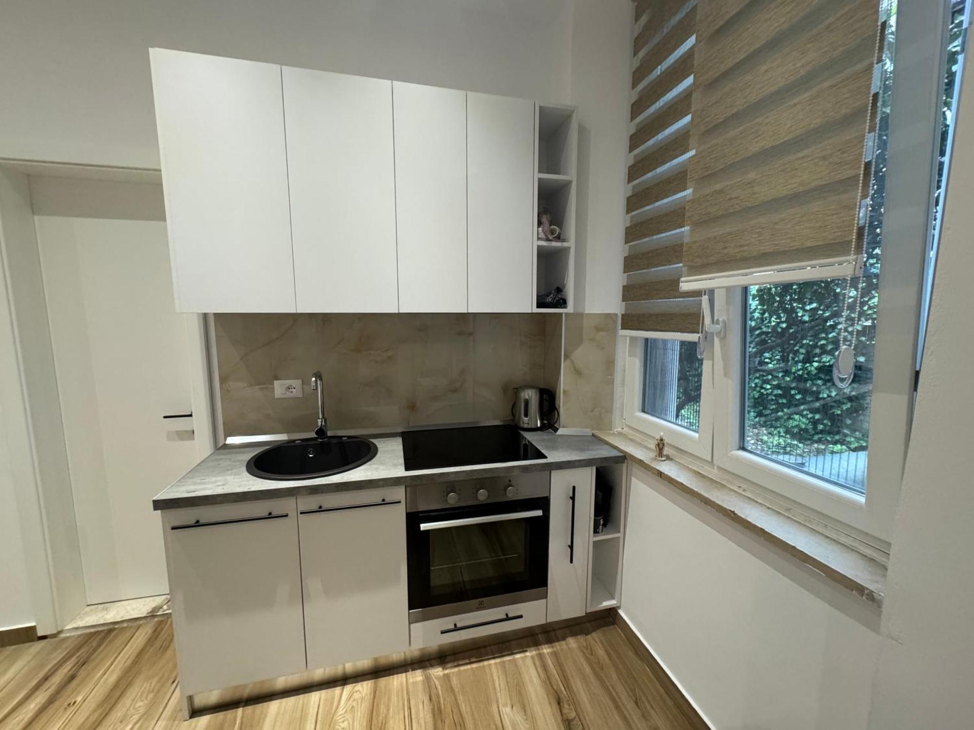 Vila 21 At Blloku Area Тирана Екстер'єр фото